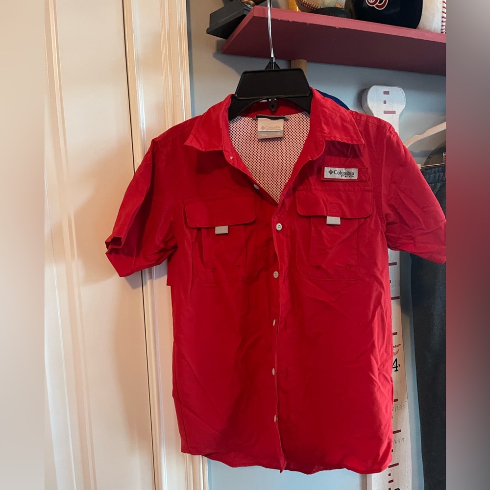 Columbia fishing shirt. Boys size M. Button down short sleeve.